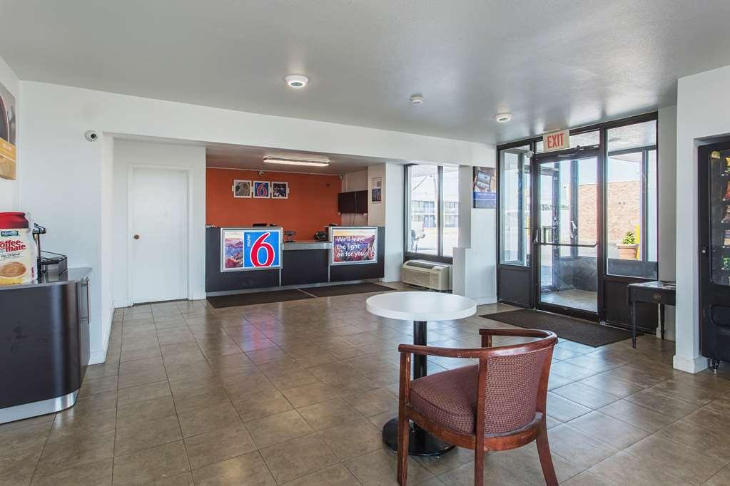 Econo Lodge West Memphis Interior photo
