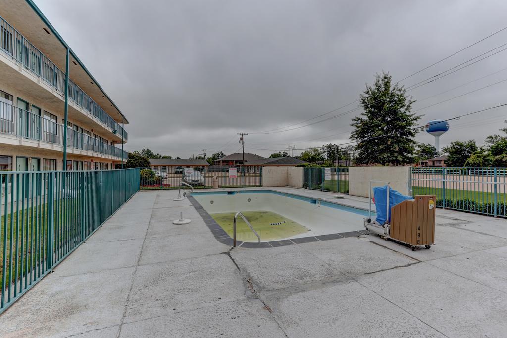 Econo Lodge West Memphis Exterior photo